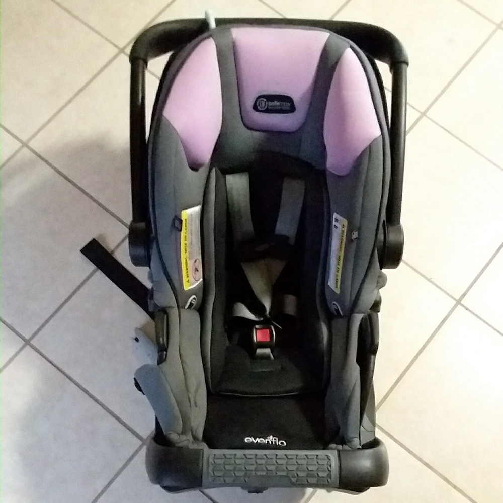 Evenflo carseat and base